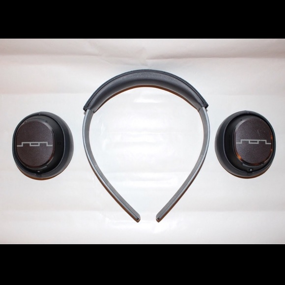 SOL Republic Master Tracks Headphones - Picture 1 of 3